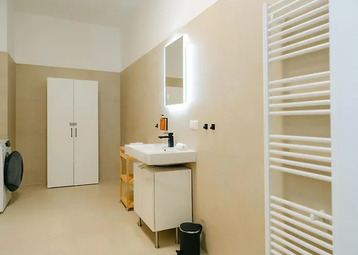 Comfy 3br Perfect For 4-6 Metro Free Parking Apartamento *